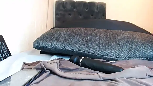 Beverlygurlx6's cam snapshot