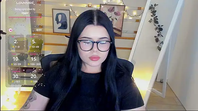 Mona_Esty's cam snapshot