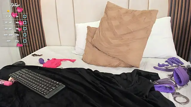 catiusca_reyes_03's cam snapshot