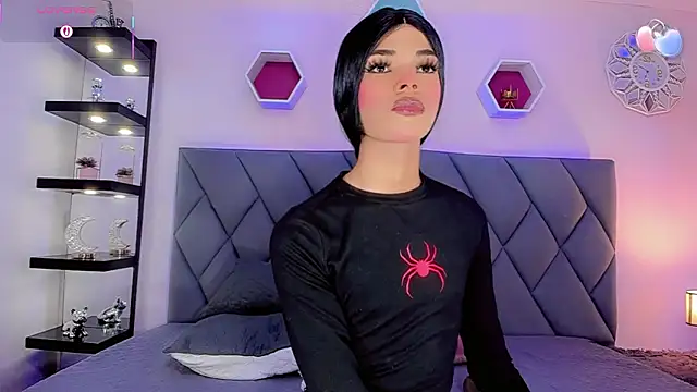 Amira_Ember live sex cam