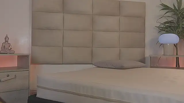 emma_brooks1's cam snapshot