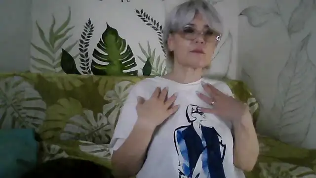 Catty_Lady's cam snapshot