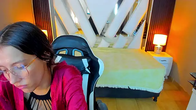 Linda4Petite's cam snapshot