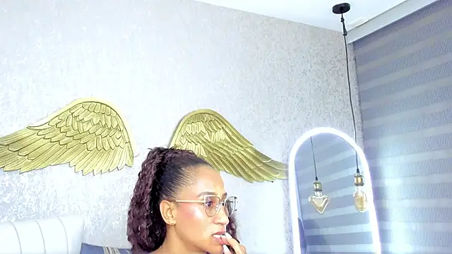 EmmaFerrary's cam snapshot