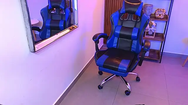 Kenya--Buhle live sex cam