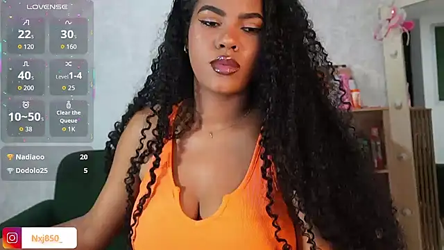 HOTBLACKANDWHITE2 live sex cam