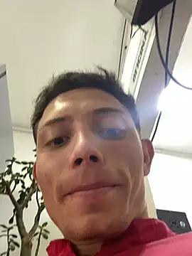 santiObrero live sex cam