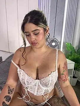 AlannaFoxx's cam snapshot