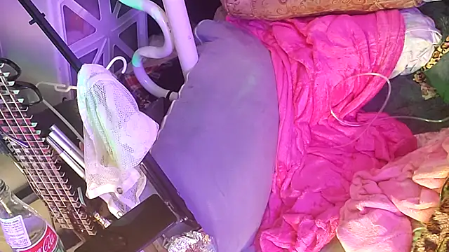 gurlnips live sex cam