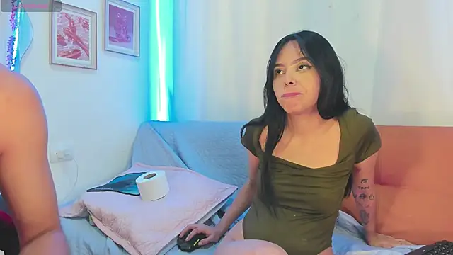 Zara_Foxxx_'s cam snapshot