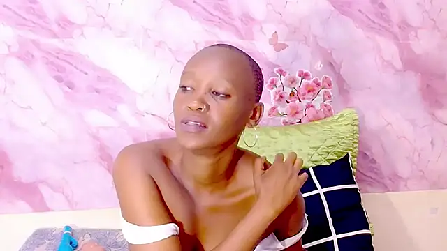 EbonyOlive69's cam snapshot