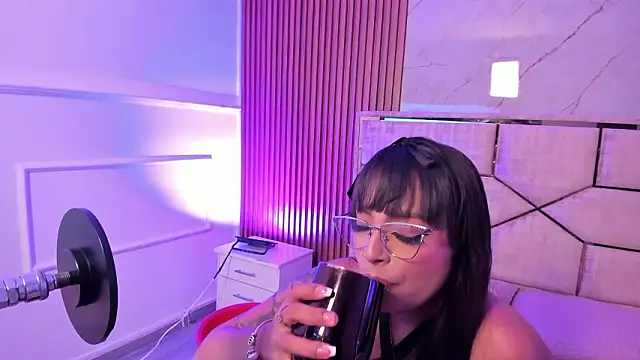 MiiaaMoonroee's cam snapshot