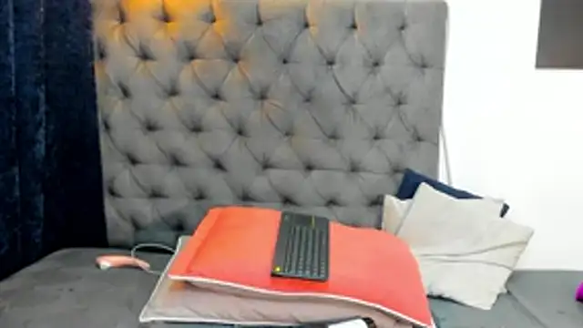 nahiroby_ebony's cam snapshot