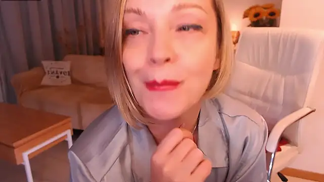 Tilly_Eliot's cam snapshot