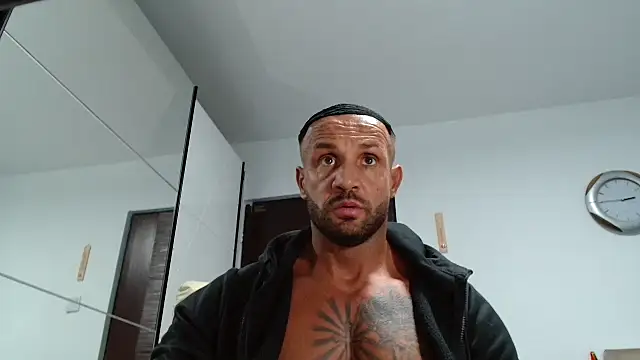 Magnificmuscles89's cam snapshot