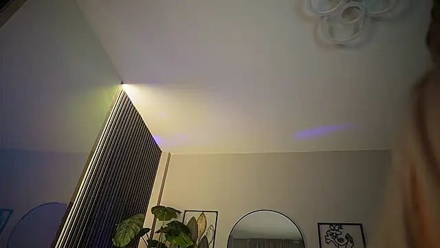 emily_bloom's cam snapshot