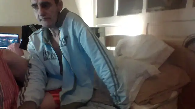 MON_PETIT_CHAT's cam snapshot