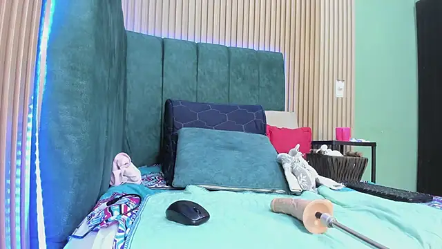 EvelynFoxx-'s cam snapshot