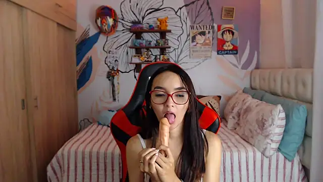 LinzyBaner's cam snapshot