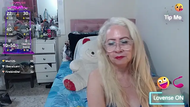 lucy_belle_bm's cam snapshot