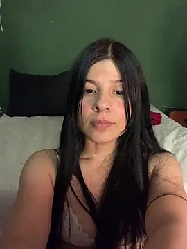 Estefani_32's cam snapshot