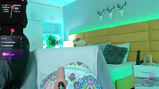 LeilaHiuston's cam snapshot