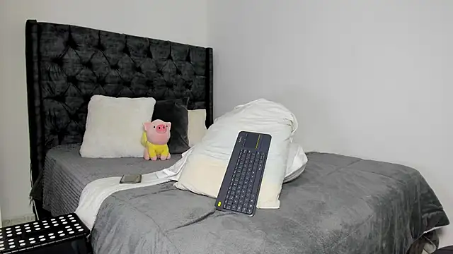 Biscuit_oliva's cam snapshot