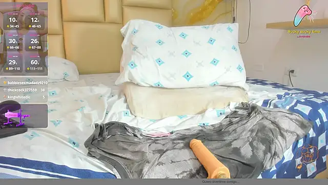 NahomiWalker_'s cam snapshot