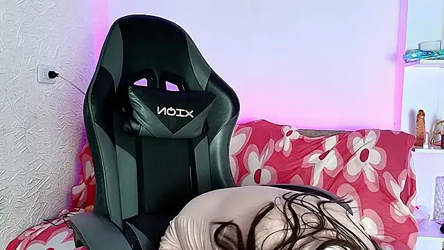 Nahomi_rous777's cam snapshot