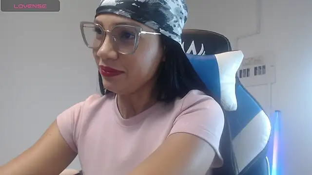 KittyKardy's cam snapshot