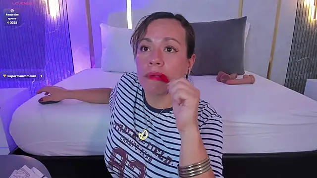 gipsela_gomez's cam snapshot