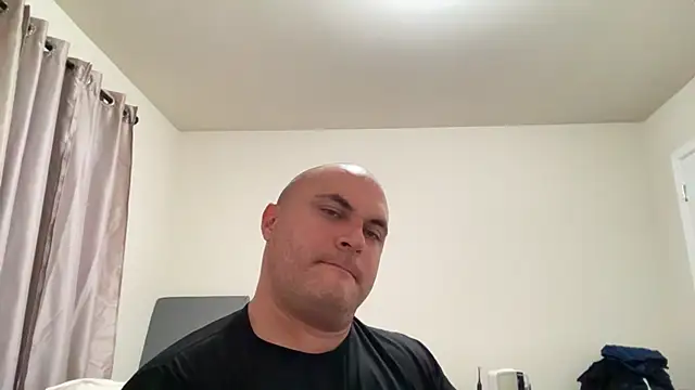 SluggishChase99's cam snapshot