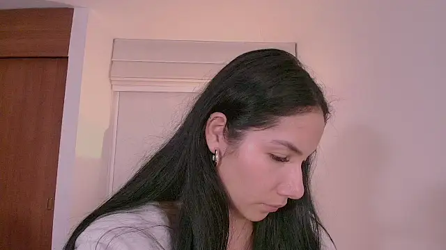 ArianaReynoldss's cam snapshot