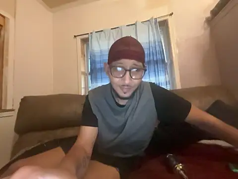 ThrowedWorldWide's cam snapshot