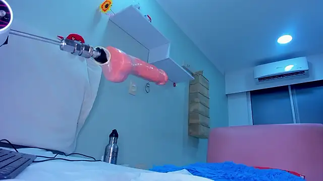 Luna_Raay's cam snapshot