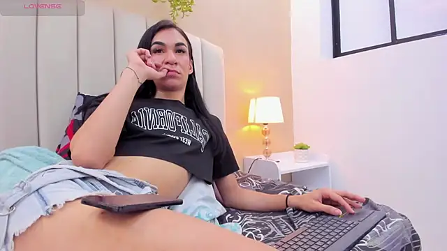 Mia_thompson_19 live sex cam