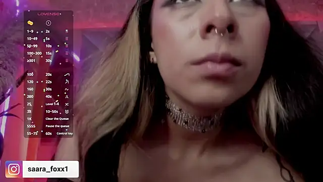 Sara_Foxx1's cam snapshot