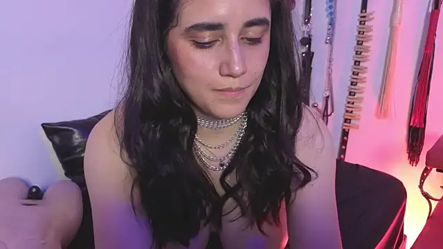 elowen_halley1's cam snapshot