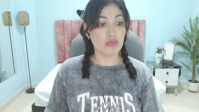 sophia_hadid's cam snapshot