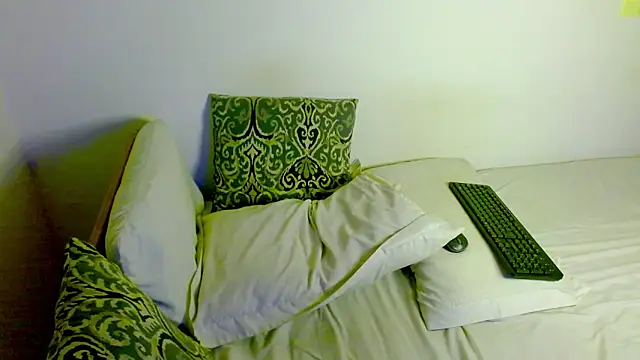 samanta_r_'s cam snapshot