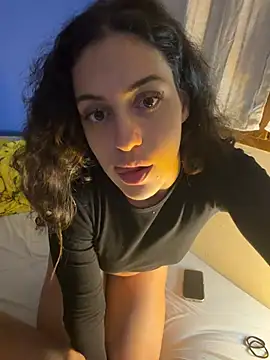 CoquineCharmeuse live sex cam