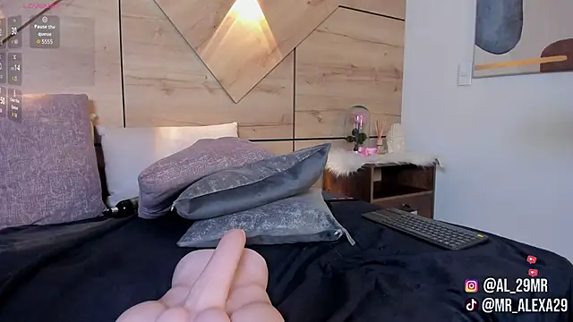 sussan_fox_'s cam snapshot