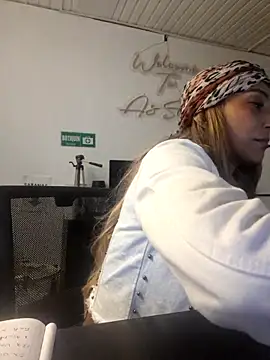 salome_drasin's cam snapshot