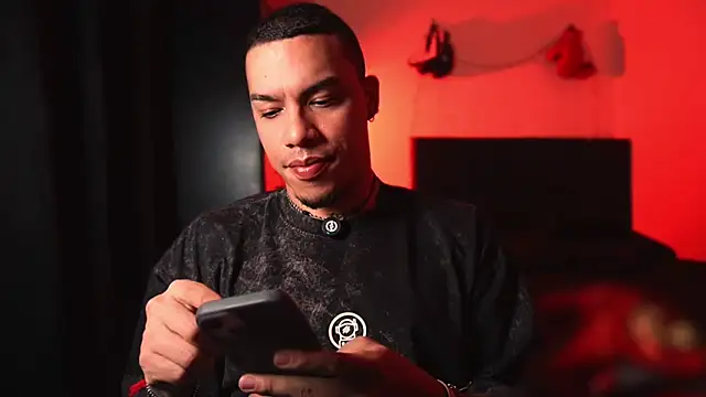 AlphaMasterXxx live sex cam