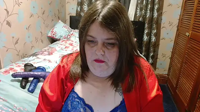 HousewifeMilf_Courtney's cam snapshot