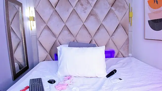 lucianasmith_'s cam snapshot