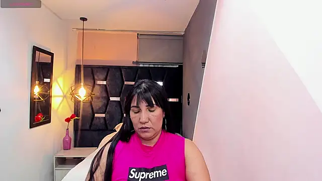 GiaFox_'s cam snapshot