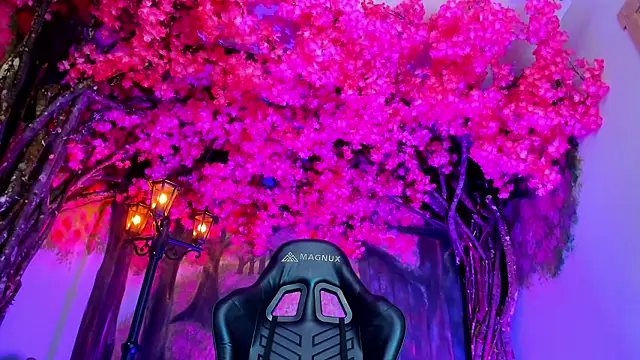 EmilyReddoll's cam snapshot