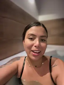 Luxee-'s cam snapshot