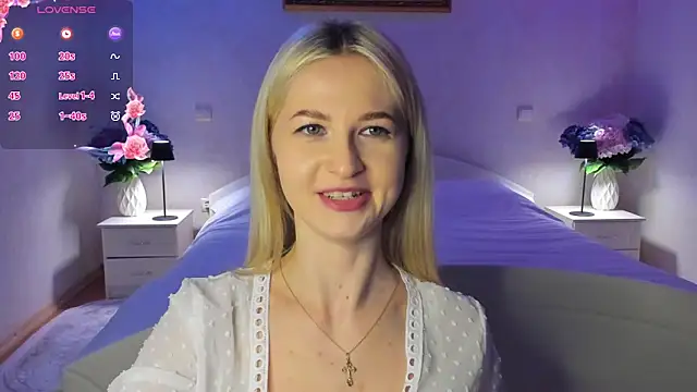 Julie_Blaze's cam snapshot